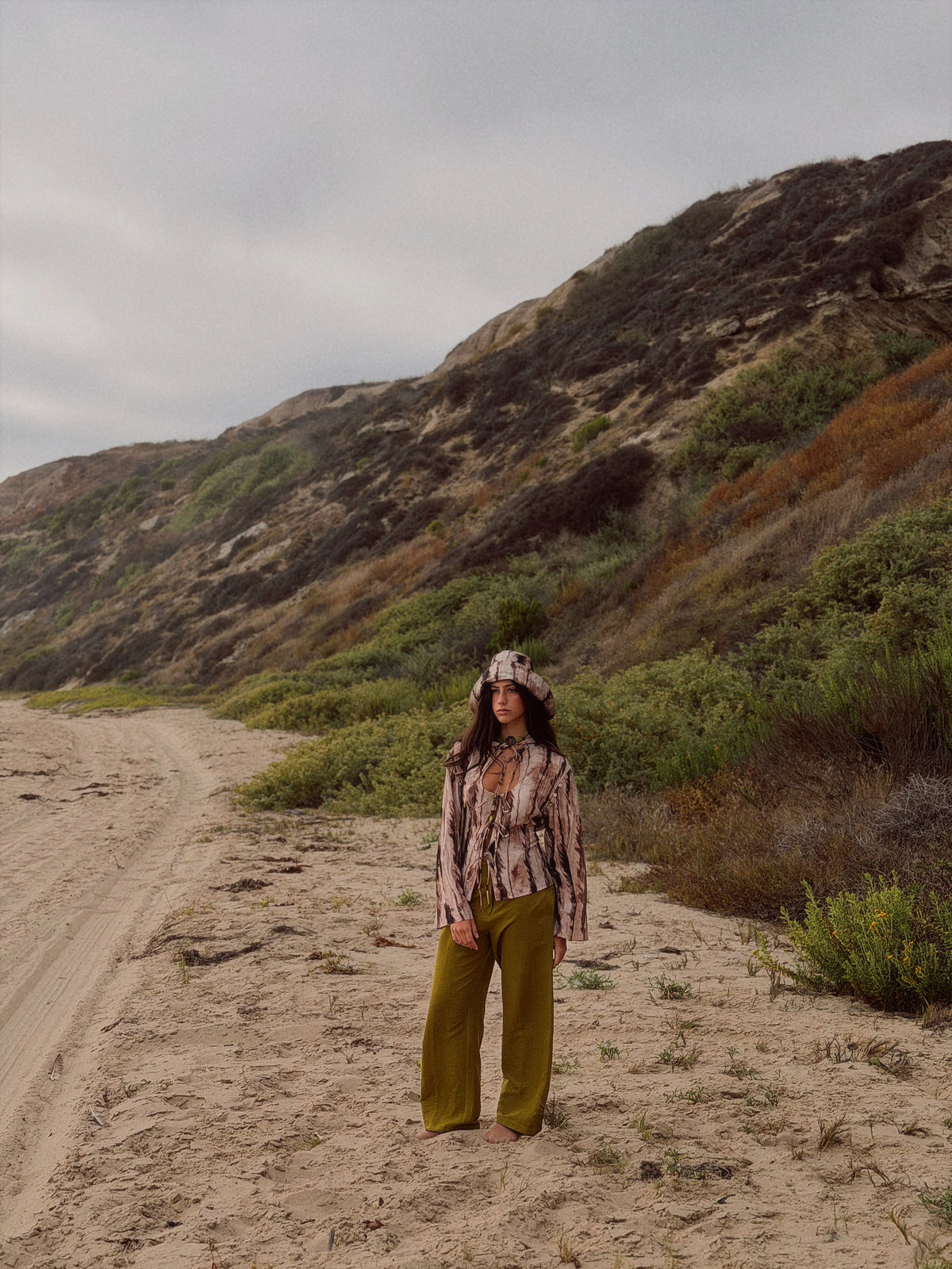SKYE LOW WAISTED PANTS - OLIVE