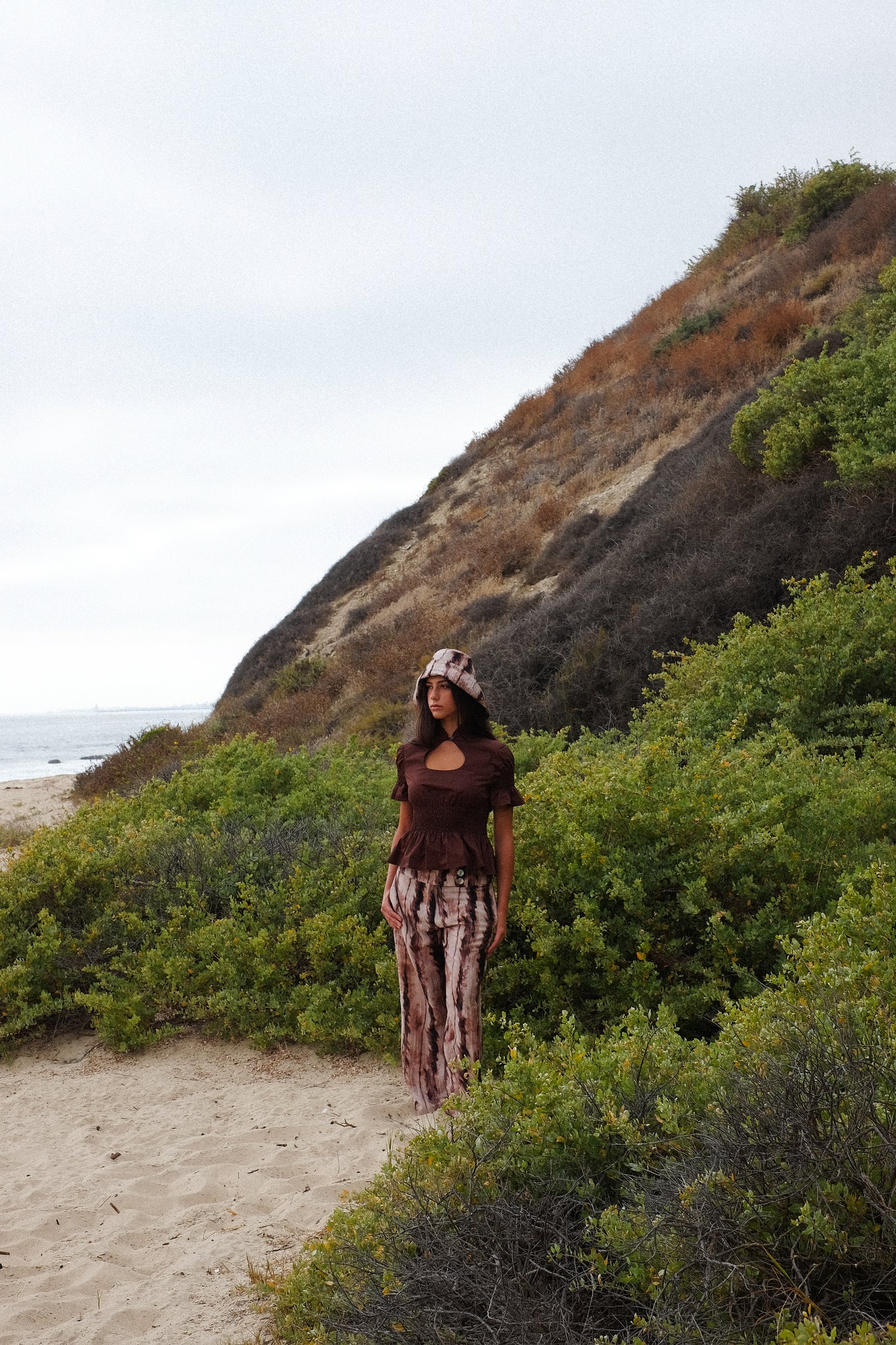 SKYE LOW WAISTED PANTS - BROWN WOOD